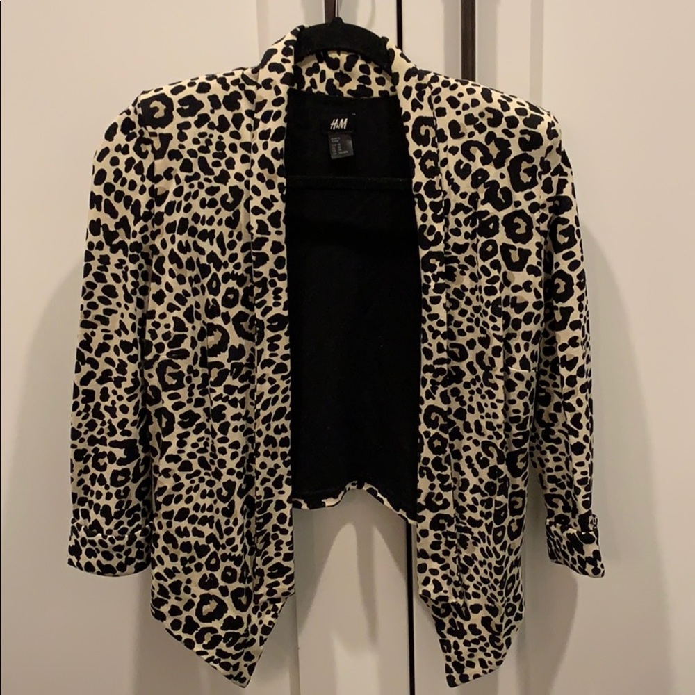 H&M stretch high/low Leopard blazer